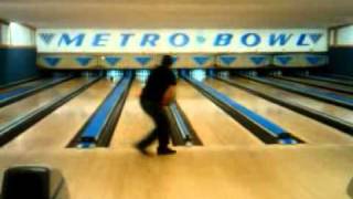 preview picture of video 'Metro bowl Speed bowling crystal lake illinois'
