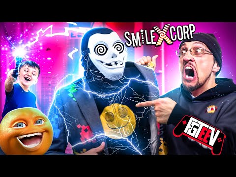 POOR ORANGES!  ESCAPE my EVIL BOSS while distracted by Shawn (SMILING X Corp FGTeeV Gameplay/Skit)