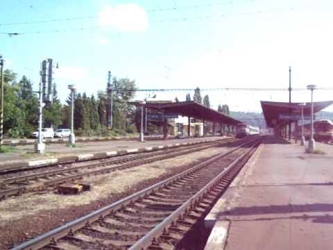 749107 na čele R 1144 se rozjíždí z Prahy Vršovic do Tanvaldu - 12.9.2010.