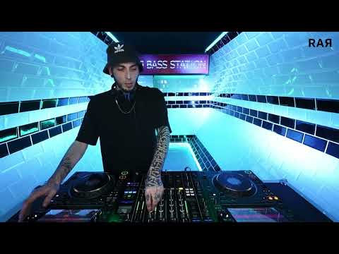 MORPHEE / 133 BPM - BASS STATION 2 - 049 / RAW TECHNO