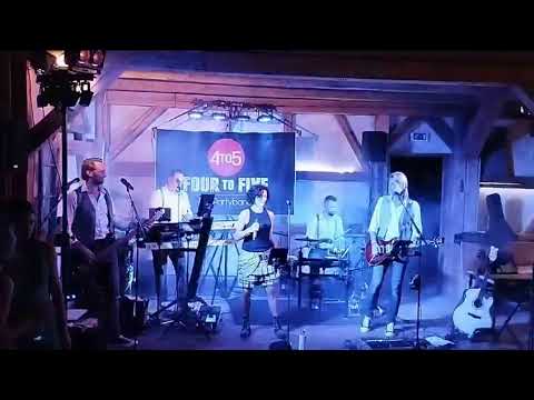 Don´t Stop Believin´ - Partyband FourtoFive