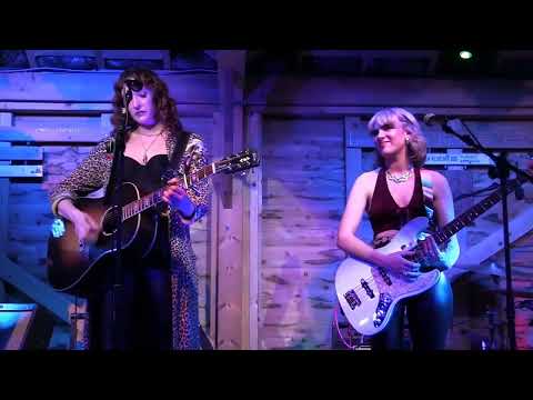 Hannah Aldridge BLACK & WHITE