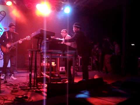 Neal Evans and Nigel Hall - Soulive. Bear Creek, Florida 2010. INSANE!