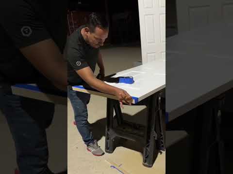 Técnica prohibida para cortar puertas de closet #obftile #austin #tile