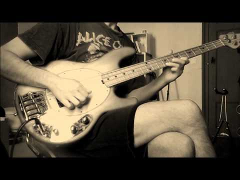 Alice Cooper - Gutter Cat vs. The Jets (bass cover)