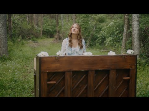 Amanda Nolan - 17 (Official Music Video)