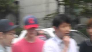 Download lagu Fancam 120824 Sehun coming to KBS to see Luhan mp3 Download lagu Fancam 120824 Sehun coming to KBS to see Luhan mp3