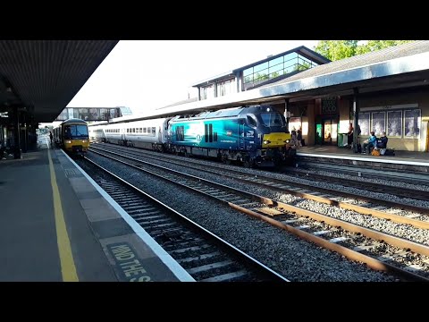 Züge im Berufsverkehr in Oxford, CVL, 27.05.2022