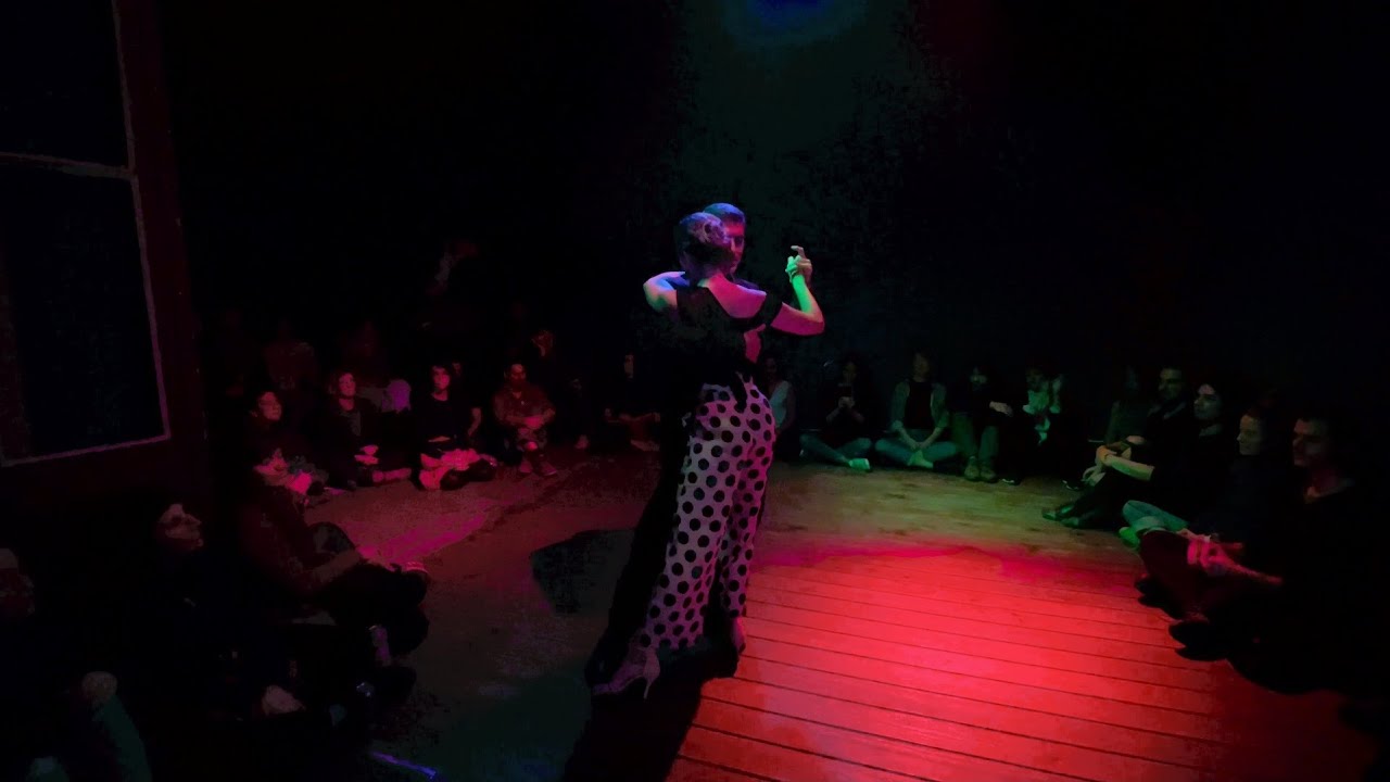 Daniela Belén y Diego Braude - "El abrojo", de Carlos Di Sarli - Milonga El Batacazo 26/5/2022