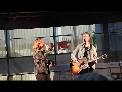 Light So Bright - Kasper Buch feat. Tina Wiberg ved Mental Talk 2024 i Herning