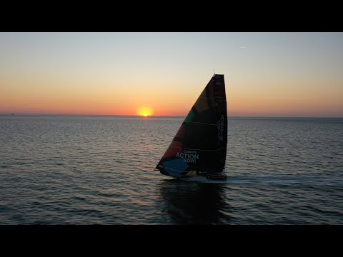 Sailing Through The Night Aboard Malizia - Seaexplorer