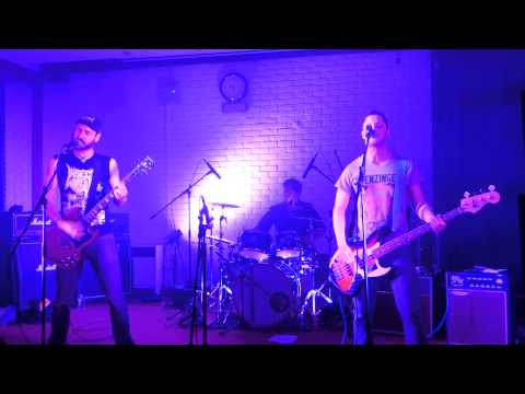 The Ascetics - Hollie's Not A Punk (live at Phoenix Fridays)