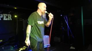 NIck Oliveri - Six Shooter (Queens Of The Stone Age) (The Flapper, Birmingham)