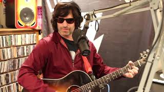 Pete Yorn performing &quot;I Wanna Be The One&quot; live on Lightning 100