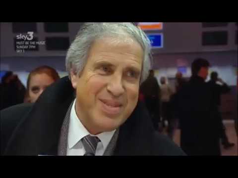 AIRLINE - Late Passengers Try To Storm Airport Security