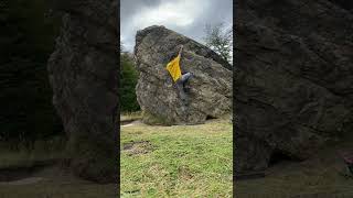 Video thumbnail of Problem 7 (Boulder H), V1 (sit). El Chaltén