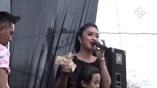 Download lagu Gerry Mahesa ft Anisa Rahma _ Delima _ new pallapa live The Gress 2018 mp3 Download lagu Gerry Mahesa ft Anisa Rahma _ Delima _ new pallapa live The Gress 2018 mp3