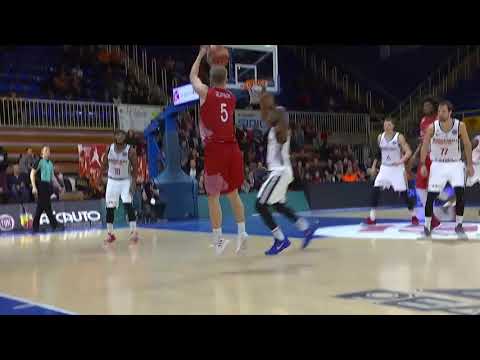 Luka Rupnik tirando del carro