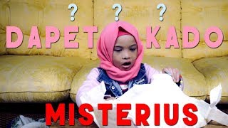 Dapet Kado Misterius - Saleha Halilintar Buka Kado