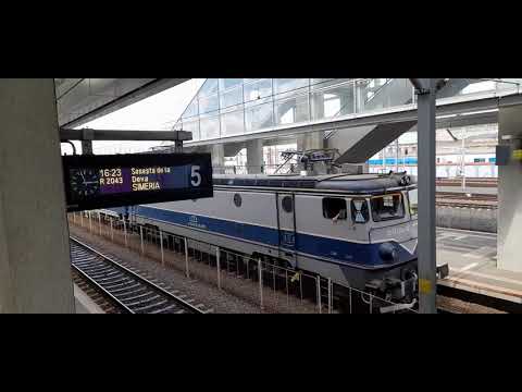 EA 760 a dep.Timisoara Nord ,pleaca din gara Arad la tractiunea lui IR 1766 Timisoara Nord-Iasi !