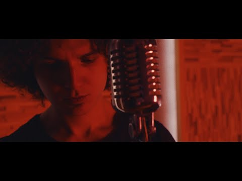 Batu Akdeniz & Aleyna Talınlı - Yanlış Biriyle Doğru Hikaye (Akustik)