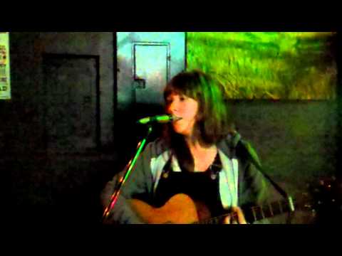 Liz Townsend performing Maybe there is light (original)