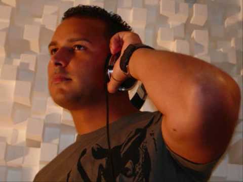 Richie Santana & Plasmic Honey - Moma Konda (Original Mix)