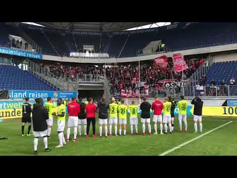 Energie Cottbus Ultras feiern ihre Mannschaft nach Sieg in Uerdingen