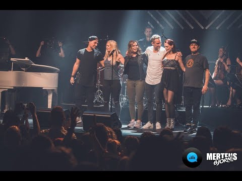 The Hardstyle Pianist  Deetox ft  Elyn   Paralyzed LIVE