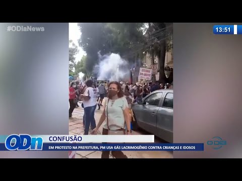 Em protesto na Prefeitura, PM usa gás lacrimogênio contra crianças e idosos 15 03 2022