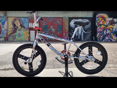 1997 GT Pro Freestyle Tour Freestyle BMX Mid School Bike Bicycle #midschool #90s #freestylebmx #bmx