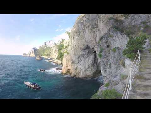Explore Italy: Cliff Jumping in 360