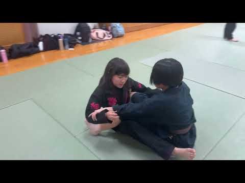小よく大を制す女子柔術スパーリング
