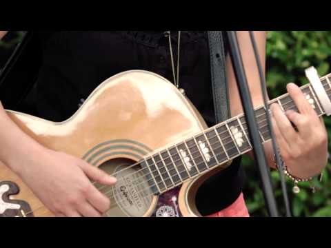4 Strings / Ellie Lawson Safe from Harm (Acoustic version live at Grand Union, Wandsworth, London))