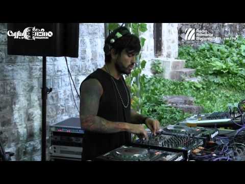 Nicko Izzo la CantaCuzino Frequencies