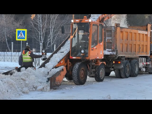 В Ангарске коммунальные службы работают в усиленном режиме, чтобы ликвидировать последствия вчерашнего снегопада