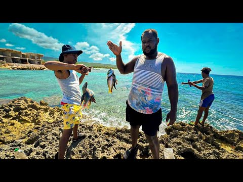 Hand line fishing off the rocks | eating all we catch