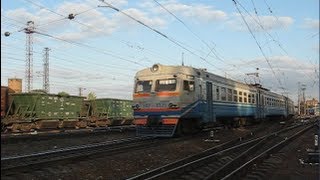 preview picture of video 'Електропоїзд ЕР2-1035 на ст. Лозова Південної залізниці'