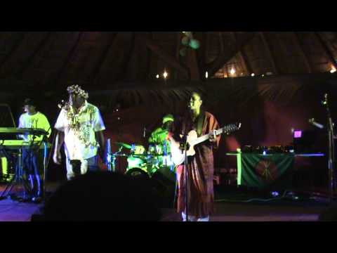 LIVE scène NGENU.MPG