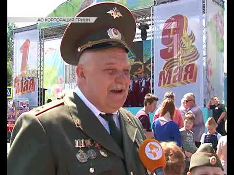 У торгово-развлекательного комплекса "МегаГРИНН" гостей угощали солдатской кашей
