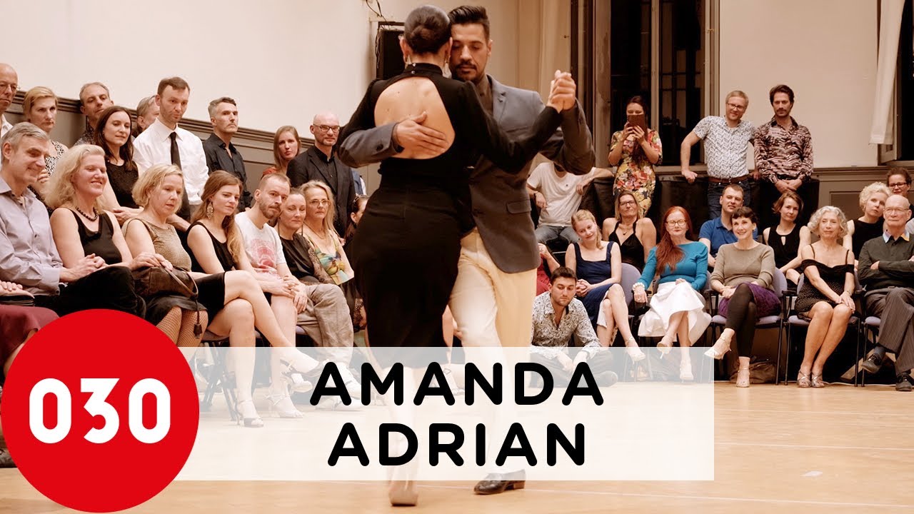 Amanda and Adrian Costa – Chunga que sí, chunga que no