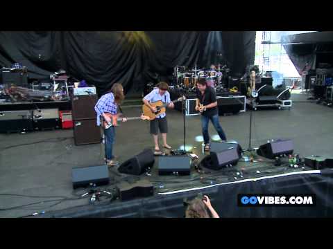 Keller Williams' Grateful Grass performs "Shakedown Street" at Gathering of the Vibes 2014