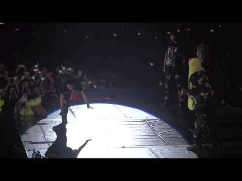 2NE1 WORLD TOUR 2014 ALL OR NOTHING in HONG KONG - fan cam part 3
