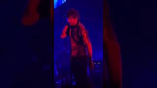 Download lagu louis running out of breath while singing “written all over your face” | #louistomlinson mp3