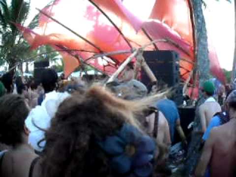 Grouch Live @ Universo Paralello 11 @ 303 Stage 29/12/11