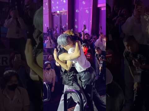 Hug🫂 #zeenunew #nunew #zeepruk #zeeyouintheparty #thaibl