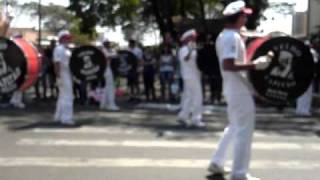 preview picture of video 'Desfile do aniversário da Cidade de Leme. Fanfarra Velho Capitão 29/08/2010'