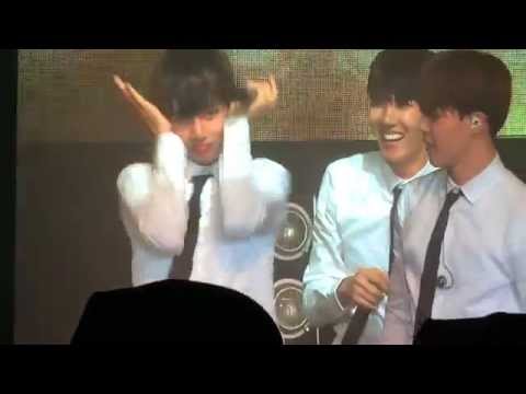 [Fancam] 150606 BTS THE RED BULLET IN MALAYSIA - Play Game Rock Scissor Paper  + Look Here