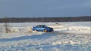 preview picture of video 'Subaru STI in snow (snow drift) by Cinek'