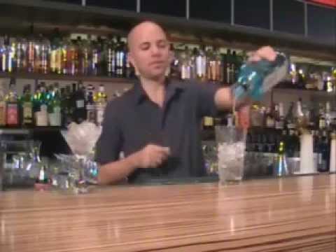 How To Make a Perfect Classic Dry Martini